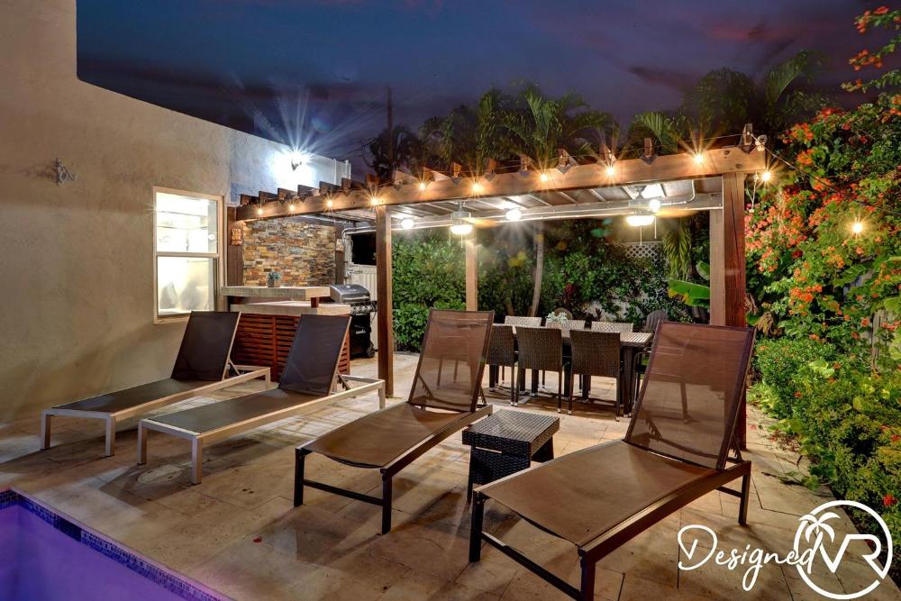 Spacious 5BR home w heated pool fire pit